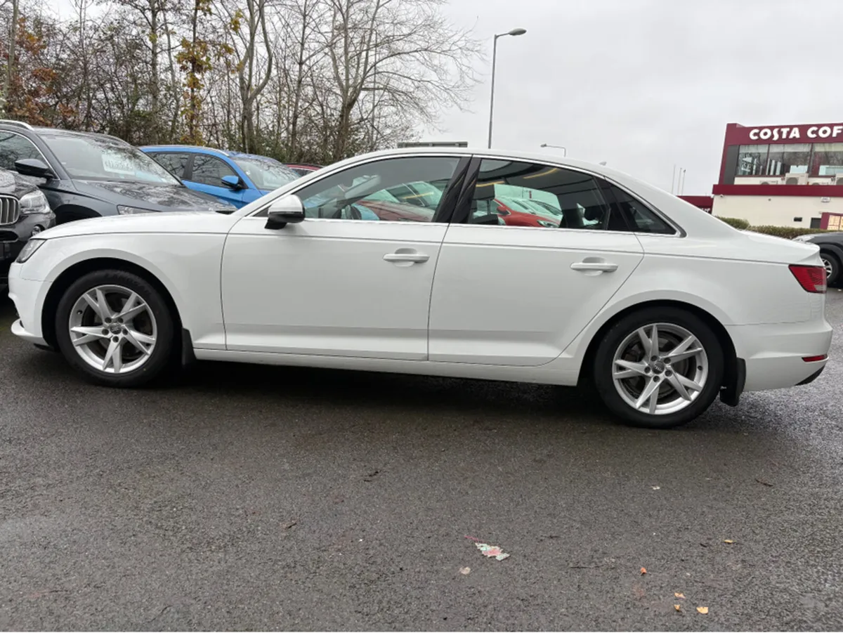 Audi A4 2.0 DIESEL SPORT ULTRA 150HP - Image 4