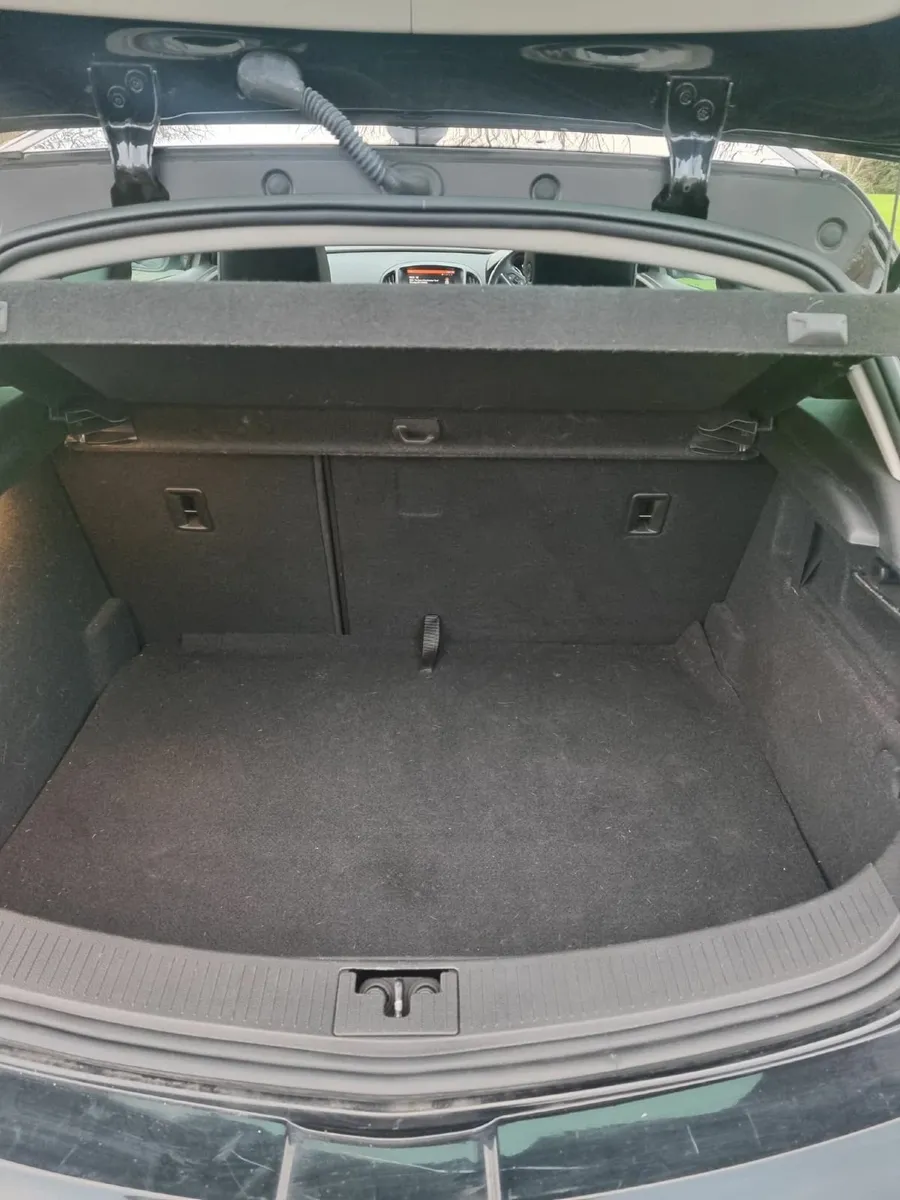 Opel Astra 2018 1.4T Gtc - Image 2