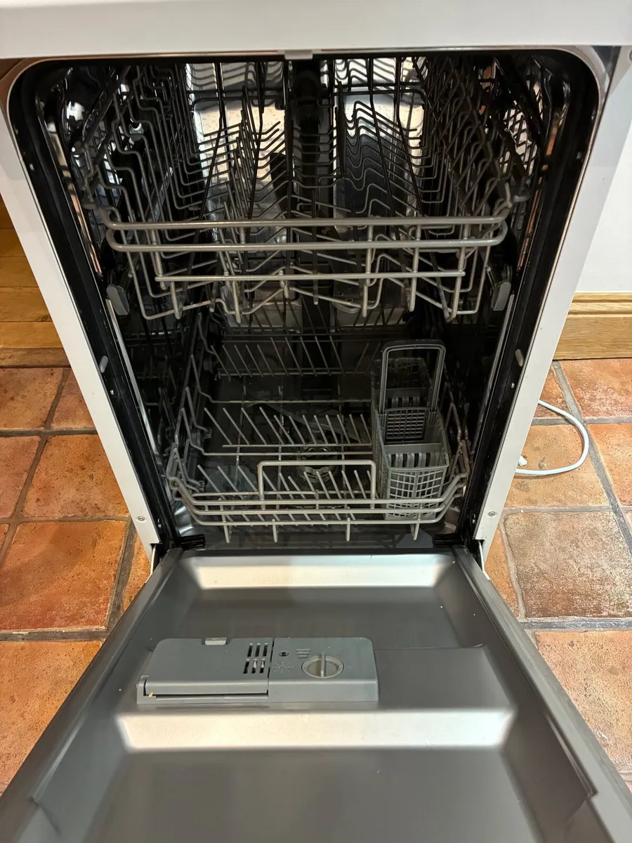 Dishwasher - Image 3