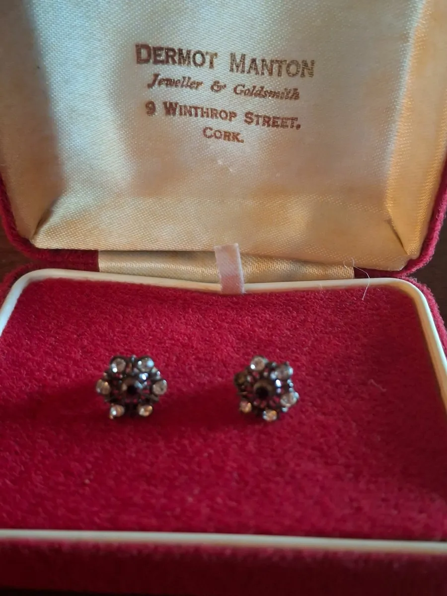 Eye-catching vintage set. - Image 3