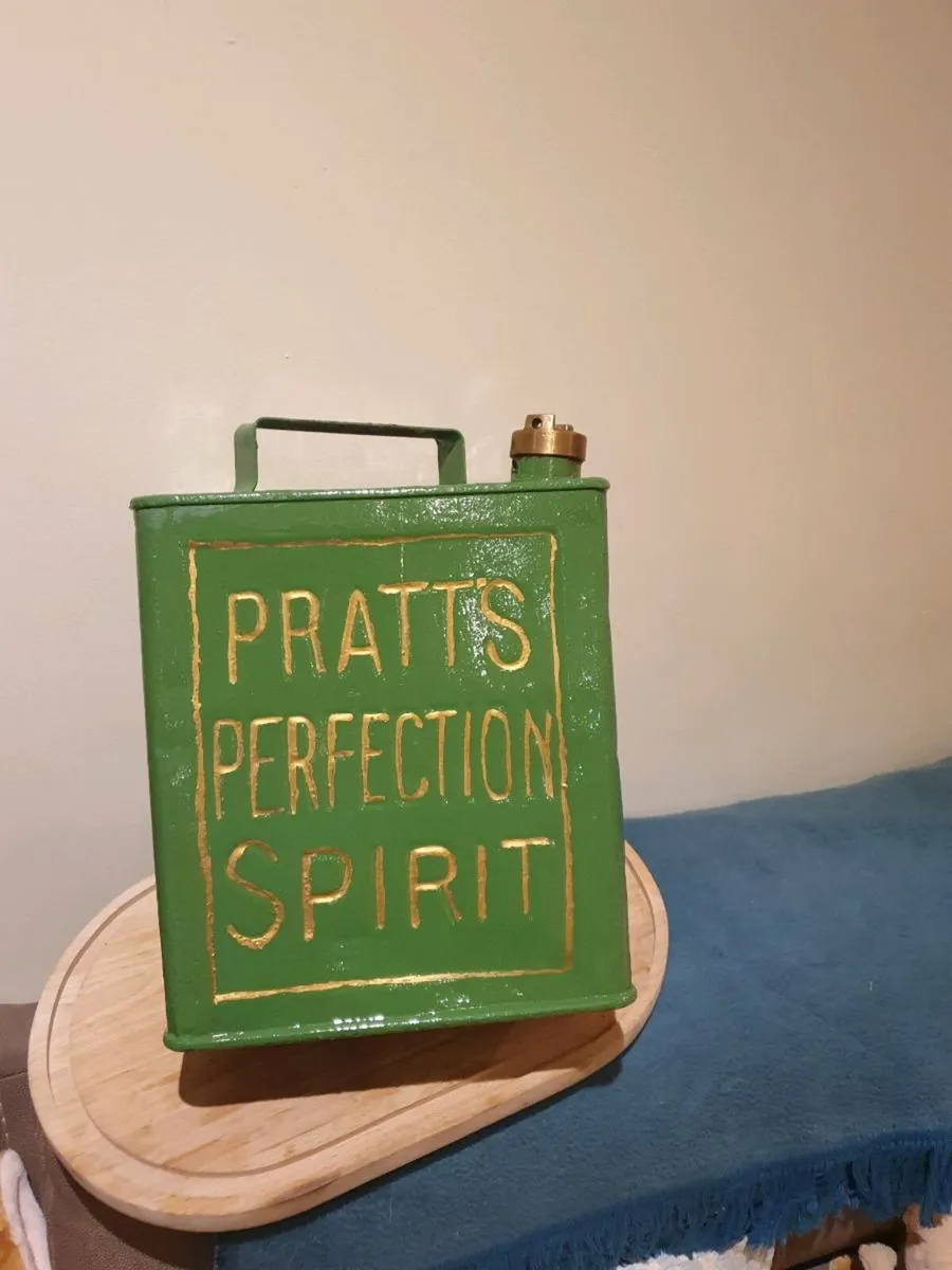 Vintage pratts  2 gal oil can - Image 1