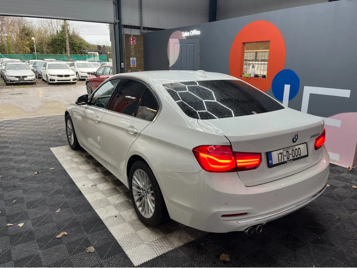 BMW 3-Series 2017 BMW 3 SERIES 320D LUXURY 2.0L DI - Image 4