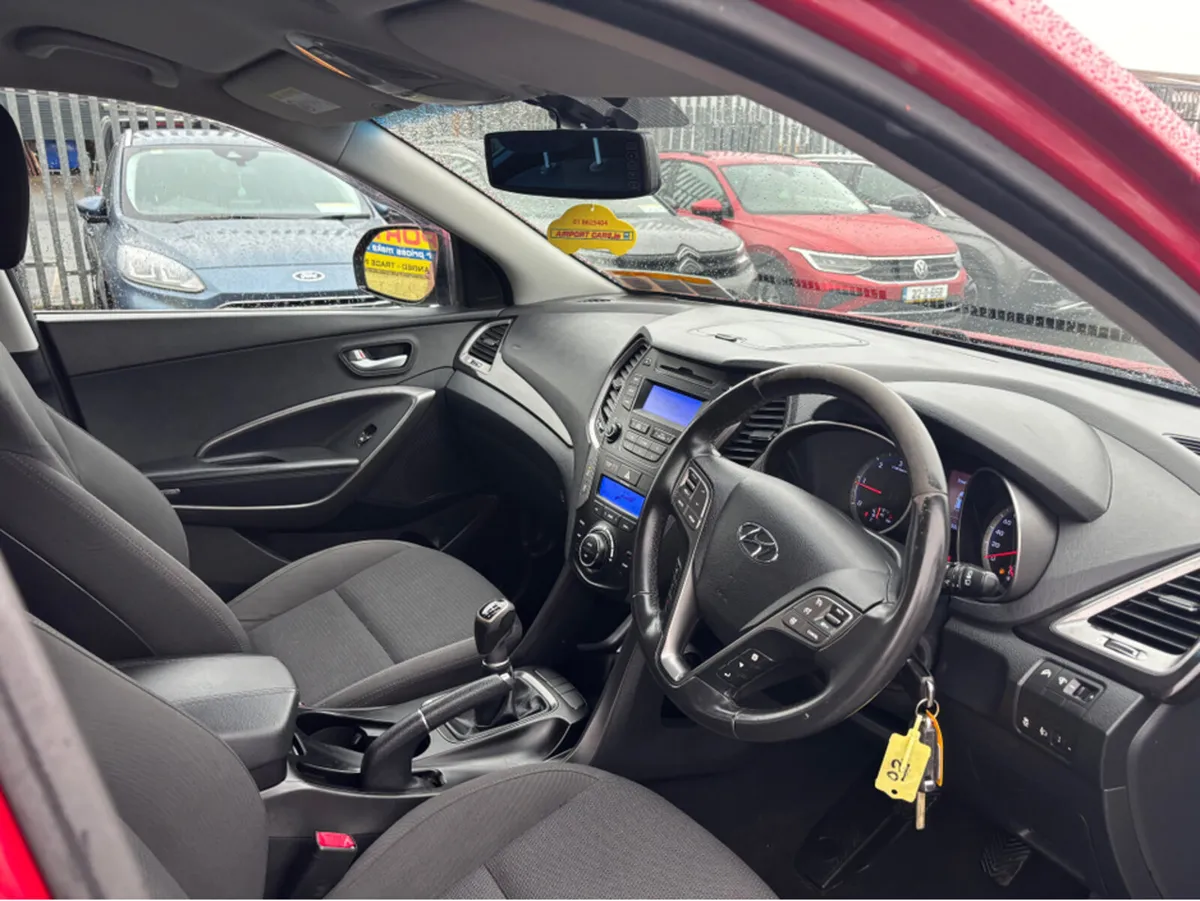 Hyundai Santa Fe 2WD COMFORT 4DR 7 seater - Image 3