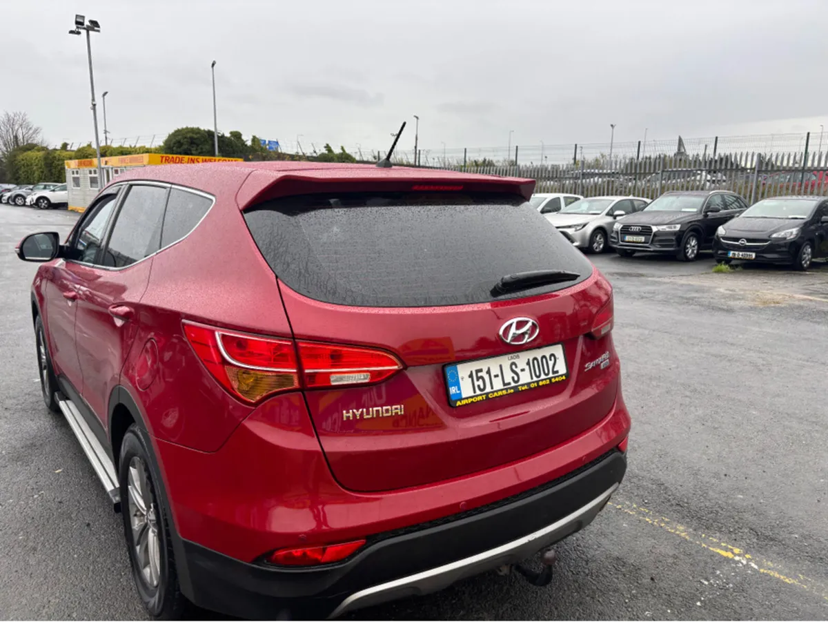 Hyundai Santa Fe 2WD COMFORT 4DR 7 seater - Image 4