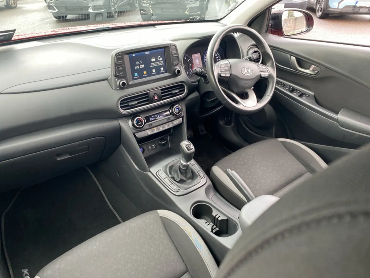 Hyundai KONA KAUAI 2WD EXECUTIVE 5DR - Image 4