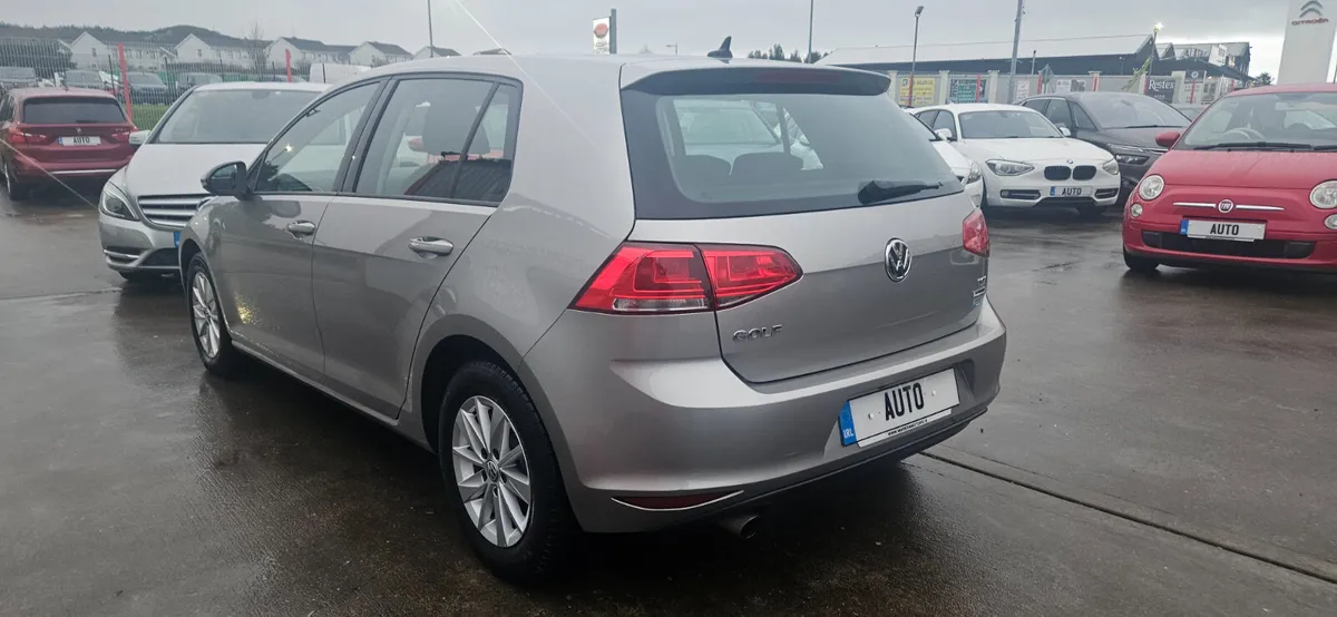 Volkswagen Golf automatic 1.2 tsi dsg low kms - Image 4