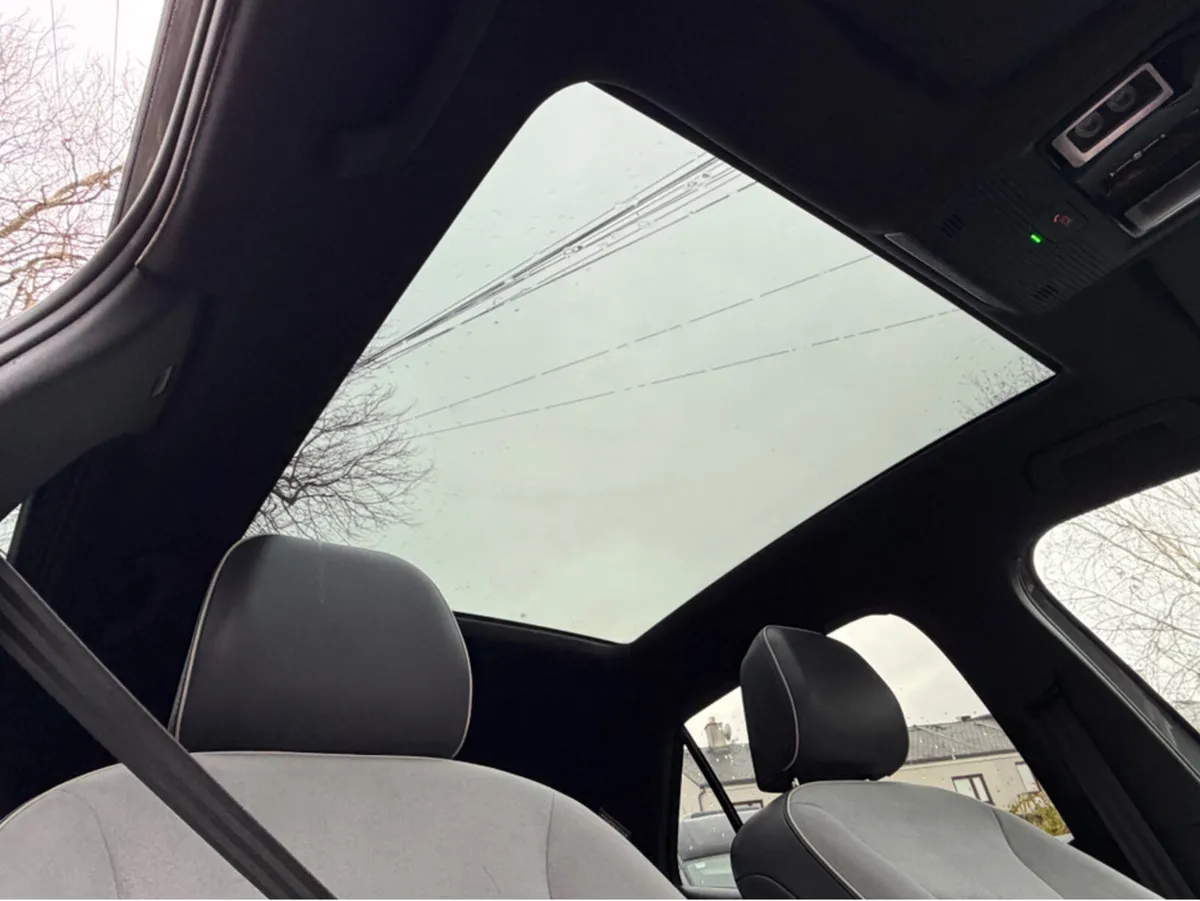 Volkswagen ID.3 VERY LOW MILEAGE//107KW FAMILY PRO - Image 4