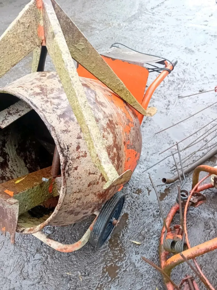 Bell Electric Cement Mixer - Image 1