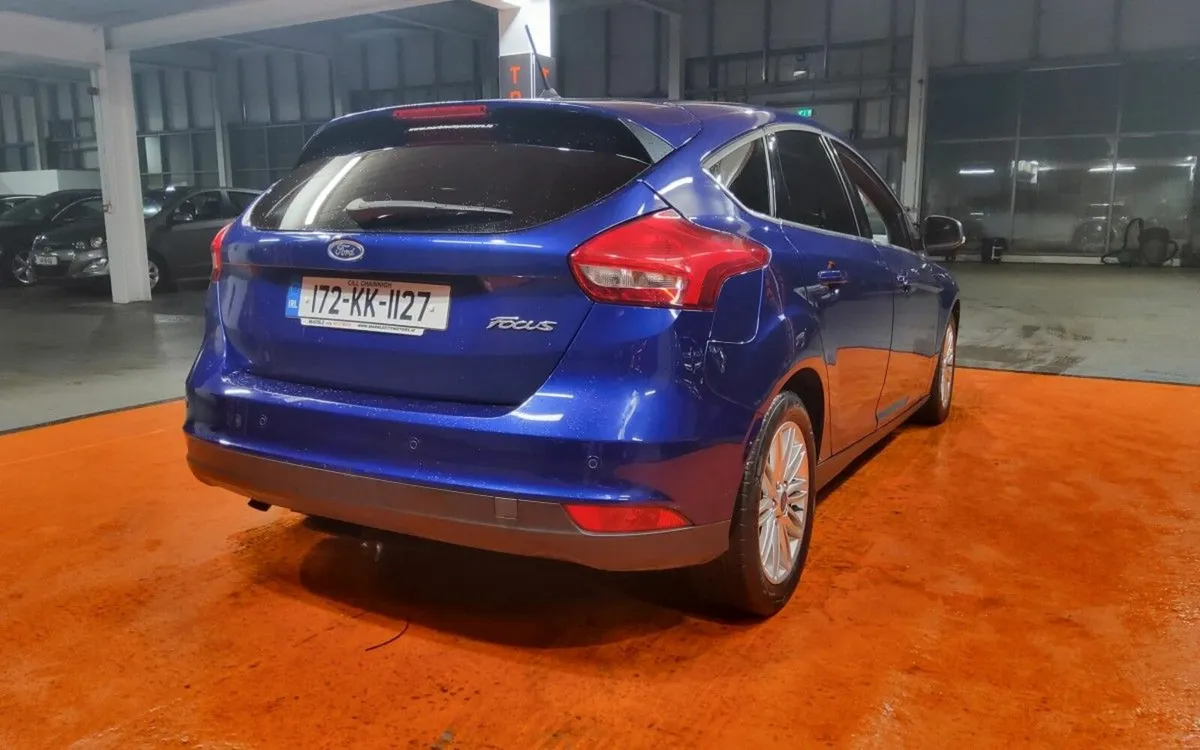 Ford Focus 1.5 TDCi 120PS Zetec PowerShift - Image 4