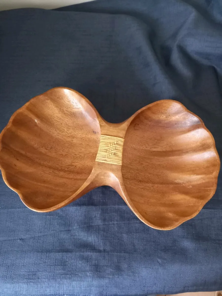 Shell Shaped Wood Serving Bowl - Image 1
