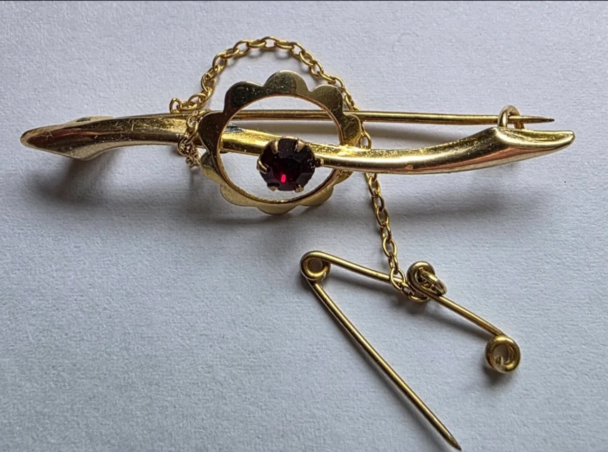 9ct gold Victorian brooch - Image 1