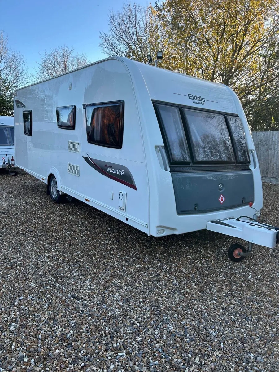 2015 Elddis Avante 550 island bed - Image 1