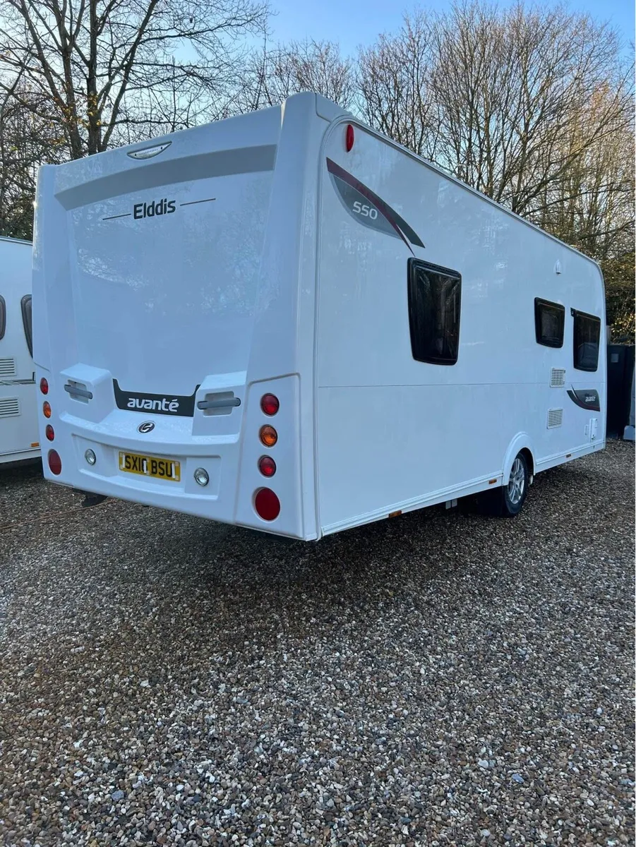 2015 Elddis Avante 550 island bed - Image 3