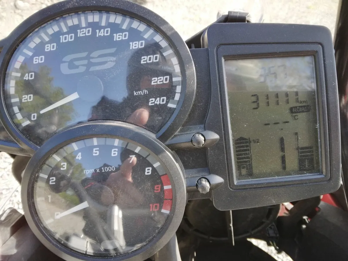 BMW F 800 GS Adv and  Suzuki GS 550 ONE HAS TO GO - Image 3