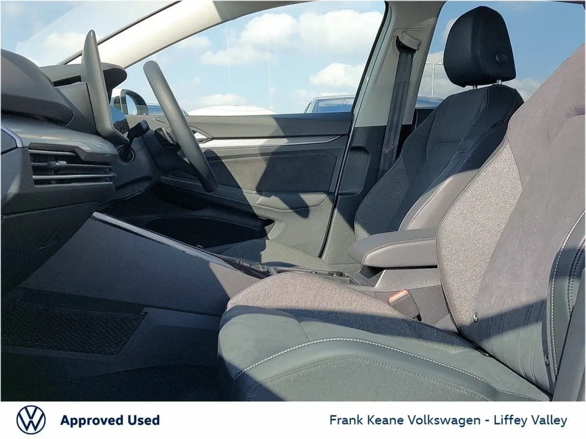 Volkswagen Golf STYLE PHEV AUTO 1.5TSI150BHP *REAR - Image 4