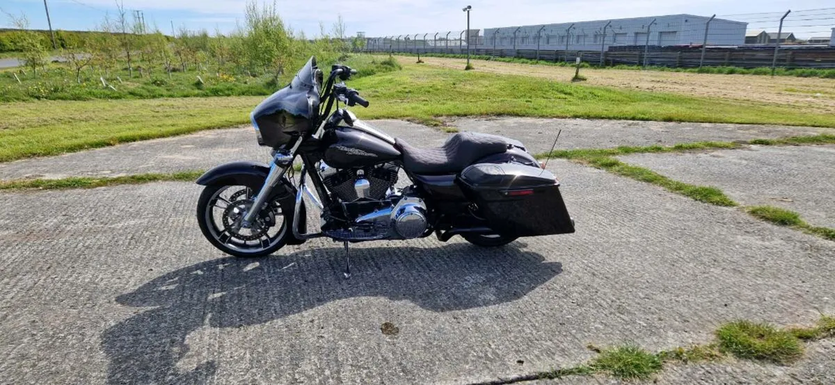 Harley Davidson Street Glide - project needs work - Image 3