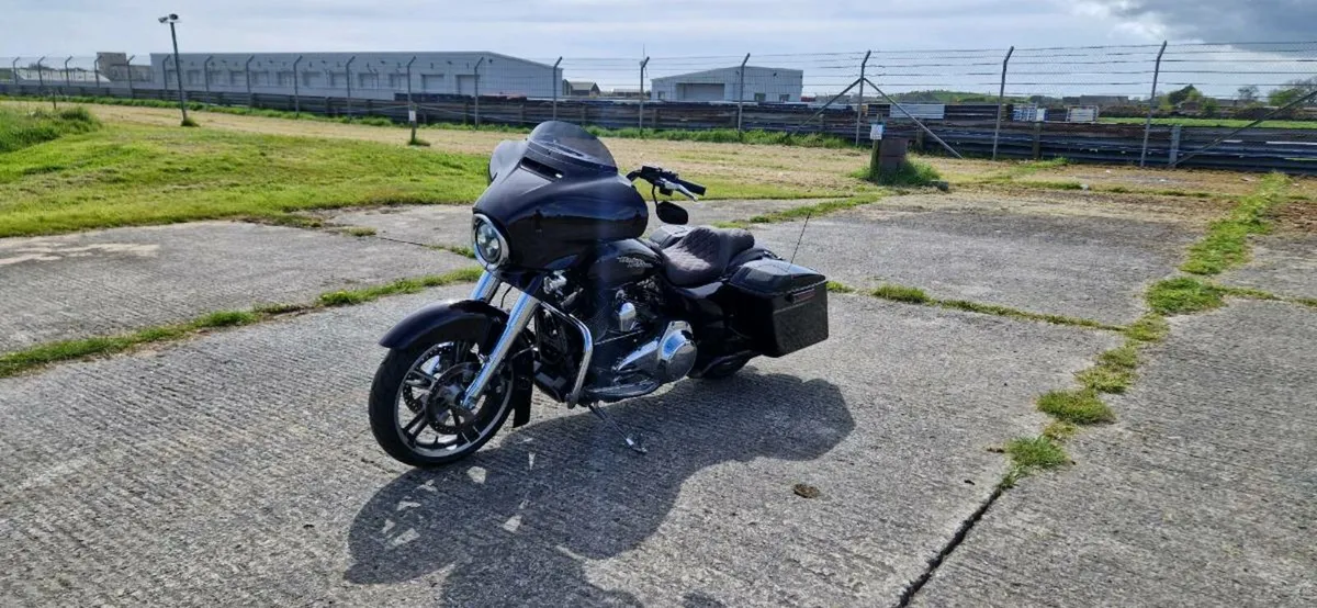 Harley Davidson Street Glide - project needs work - Image 4