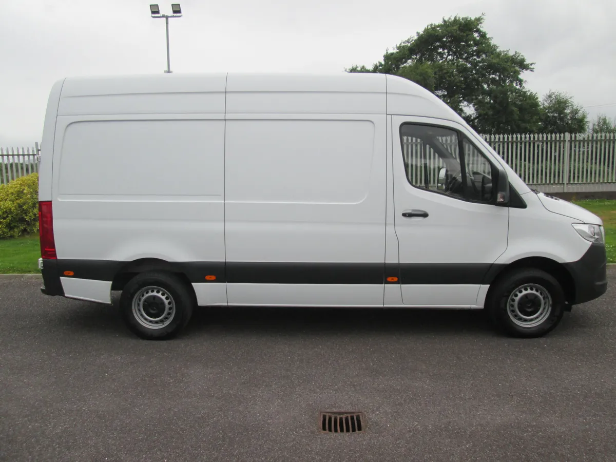 2021 Mercedes-Benz Sprinter Rwd Mwb 145 Bhp - Image 3