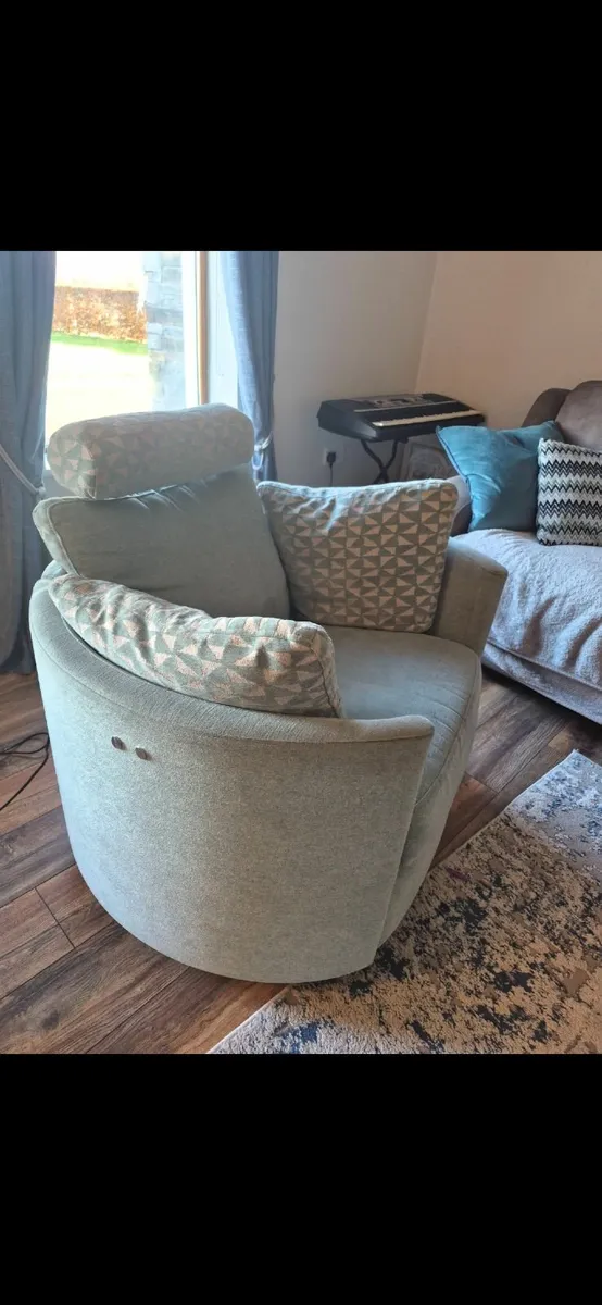 Electric chair - Image 2