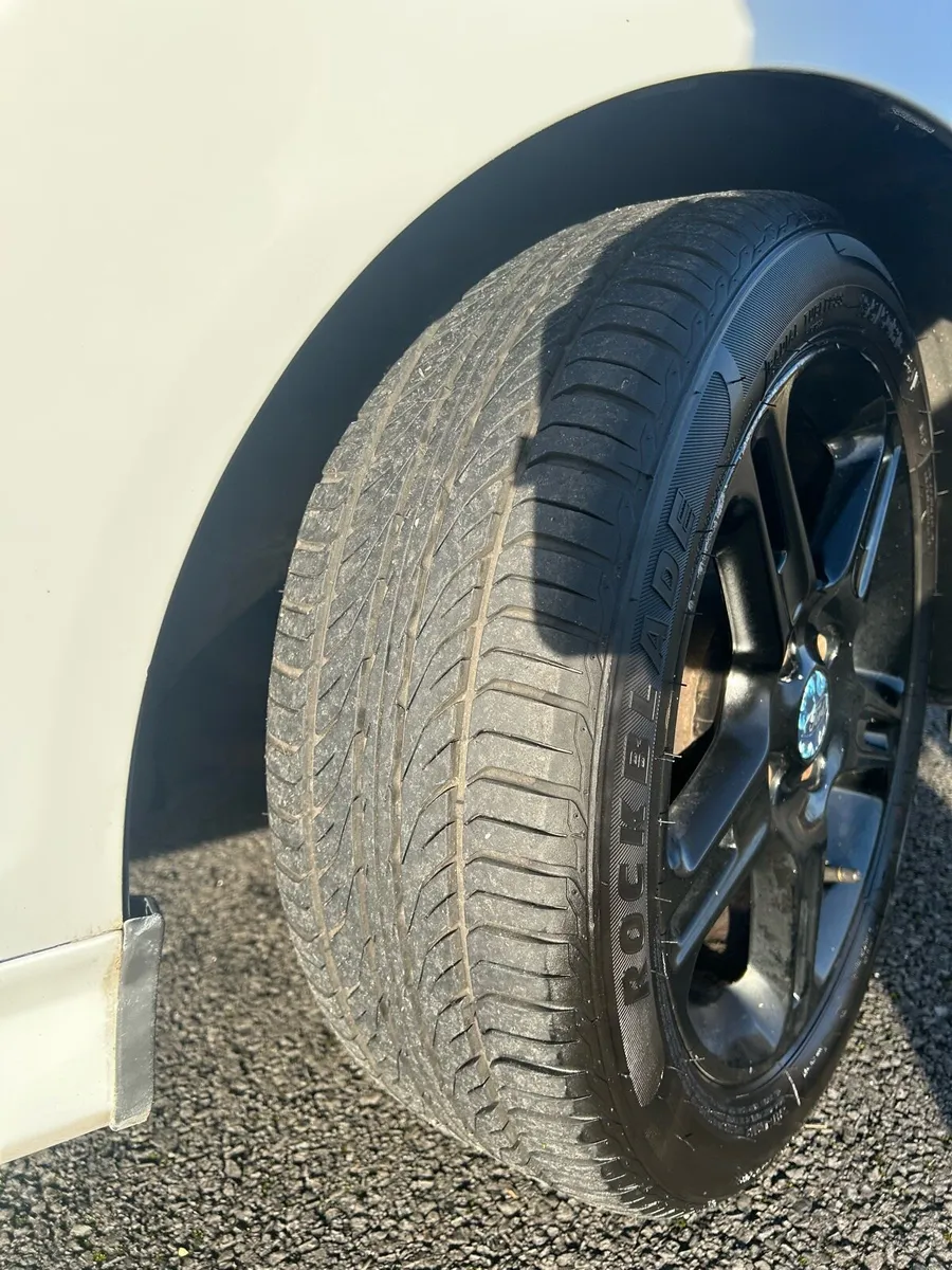 Ford Fiesta - Image 3