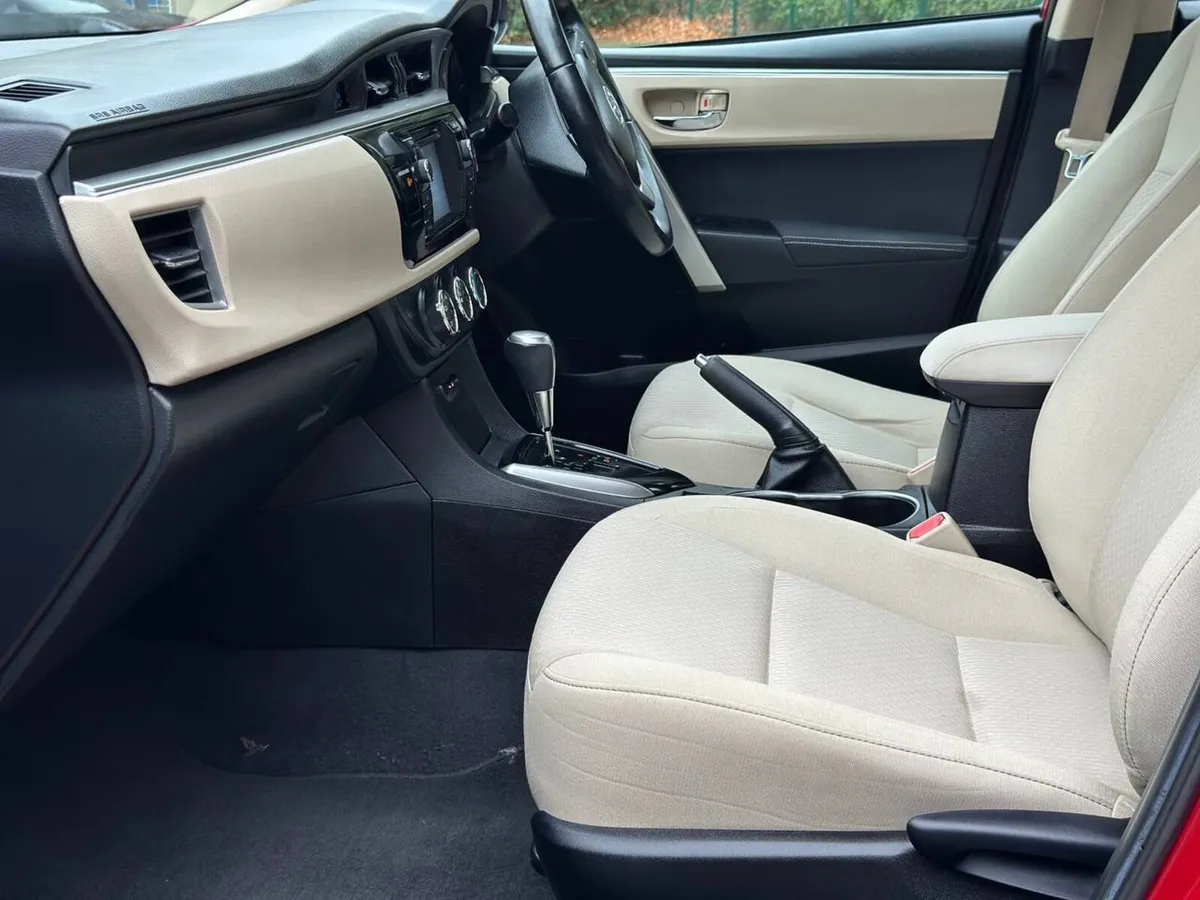 Toyota Corolla 1.6 Automatic - Image 2