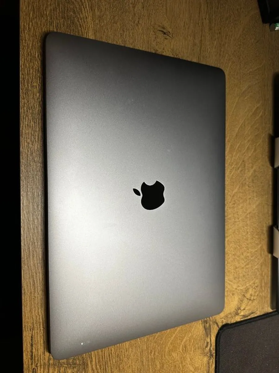 Macbook Pro 13" 2020 - Image 3