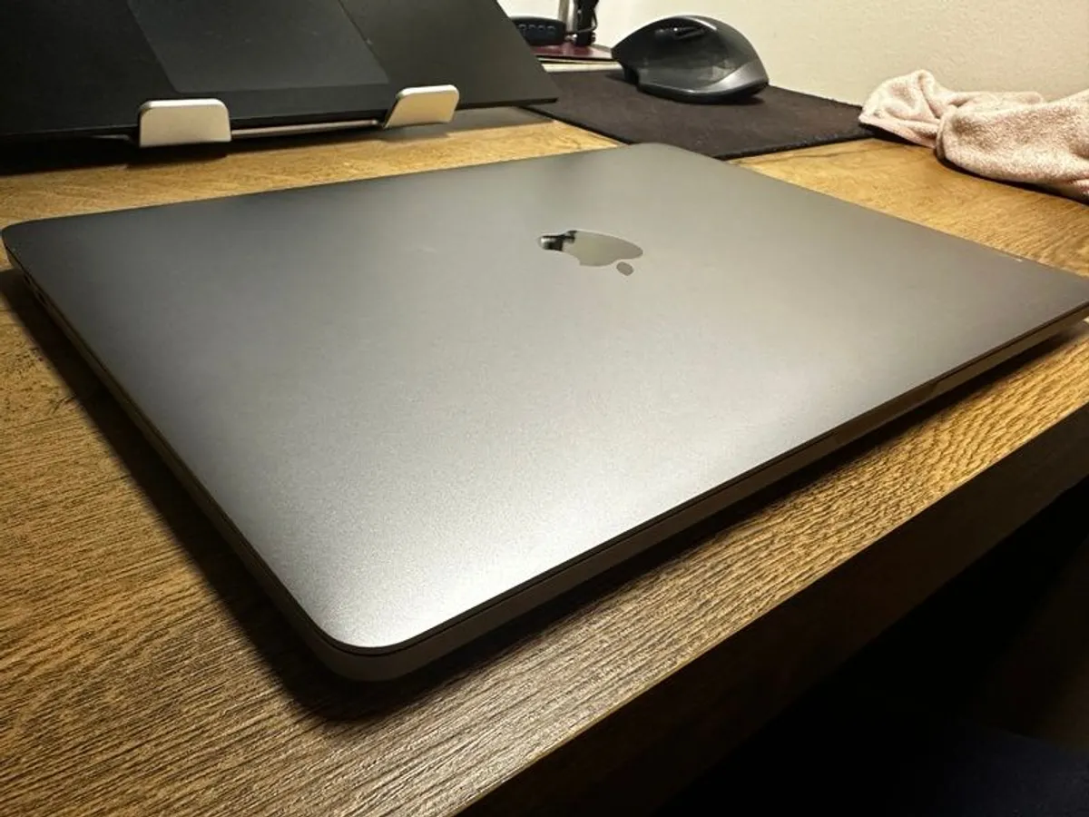 Macbook Pro 13" 2020 - Image 4