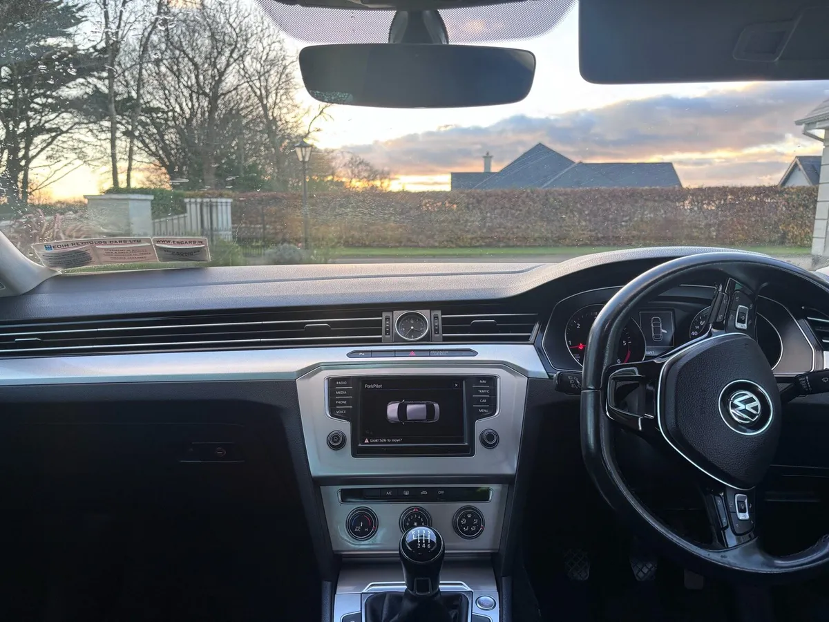 Vw Passat 2.0tdi blue motion 150bhp - Image 4