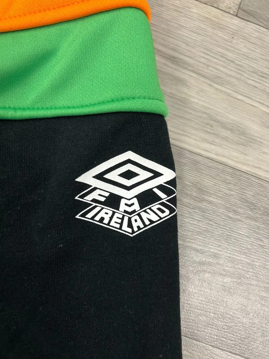 Retro Umbro Pro Training Ireland Hoodie Mens Small - Image 4