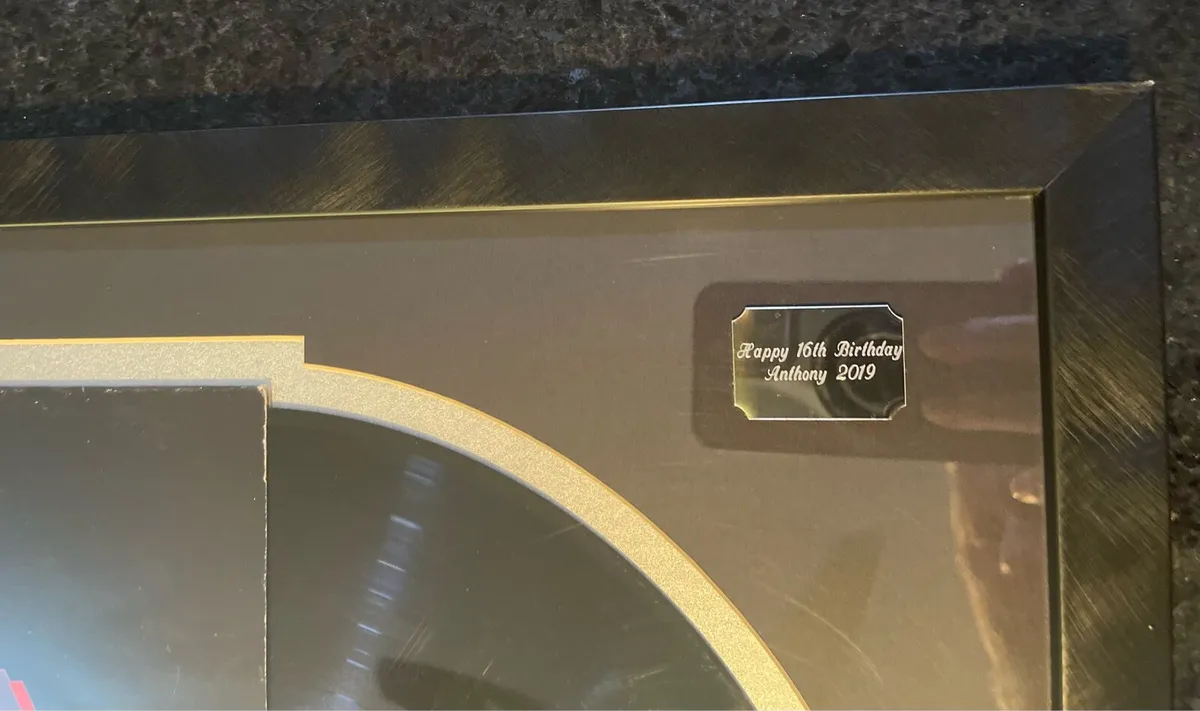 Framed Classic Vinyl (Queen) - Image 3