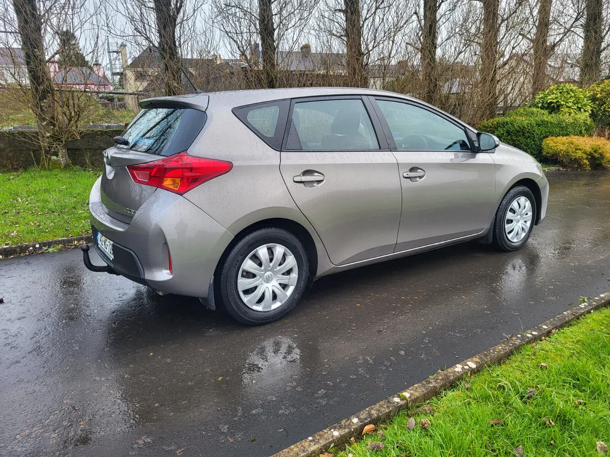 Toyota Auris  1.3 petrol 2014 - Image 2