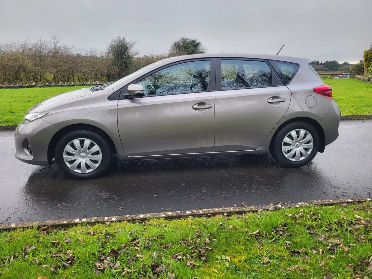 Toyota Auris  1.3 petrol 2014 - Image 3