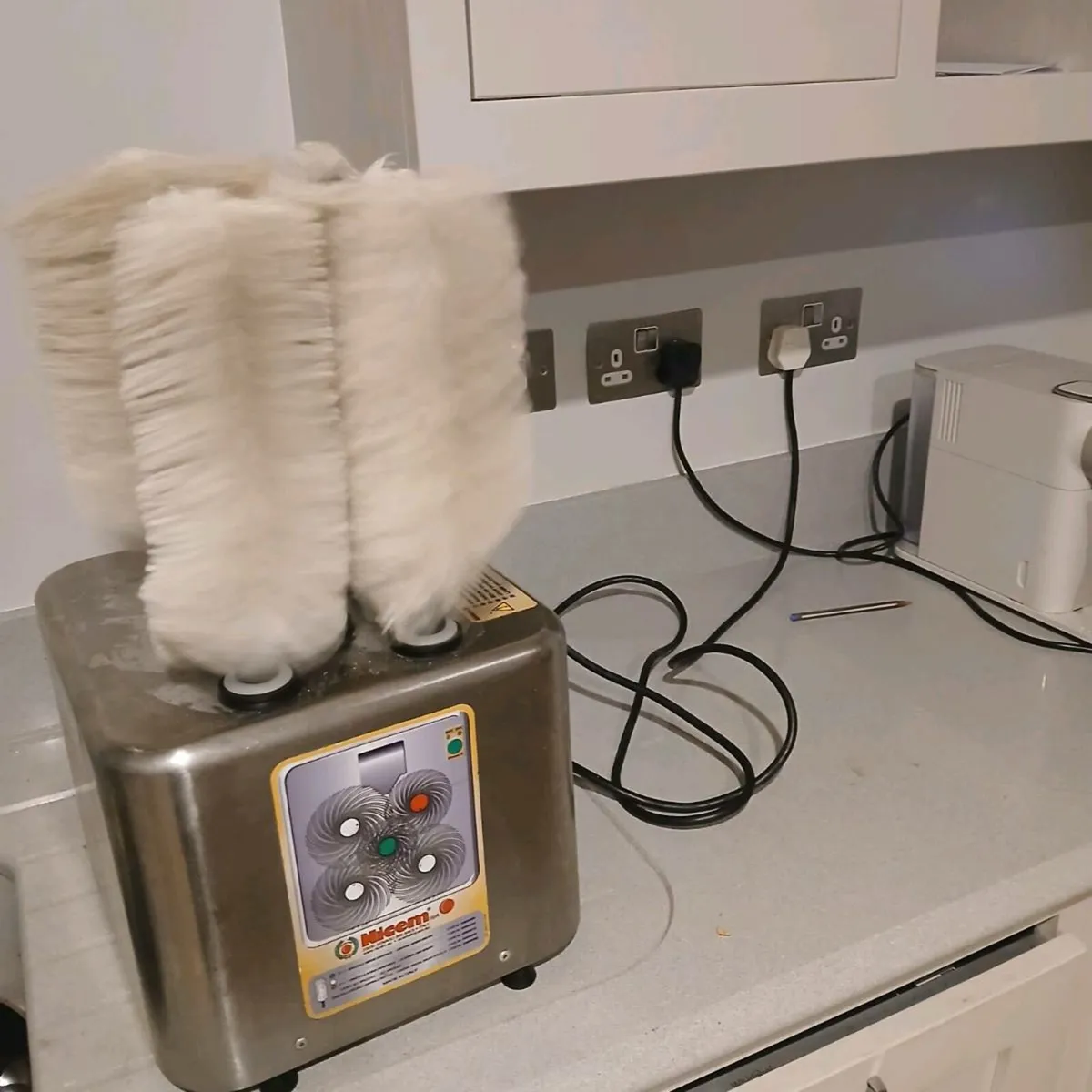 Glass polisher/ sinks - Image 1