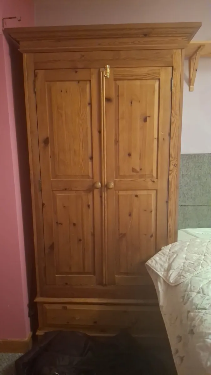 Wardrobe. In excellent condition - Image 2