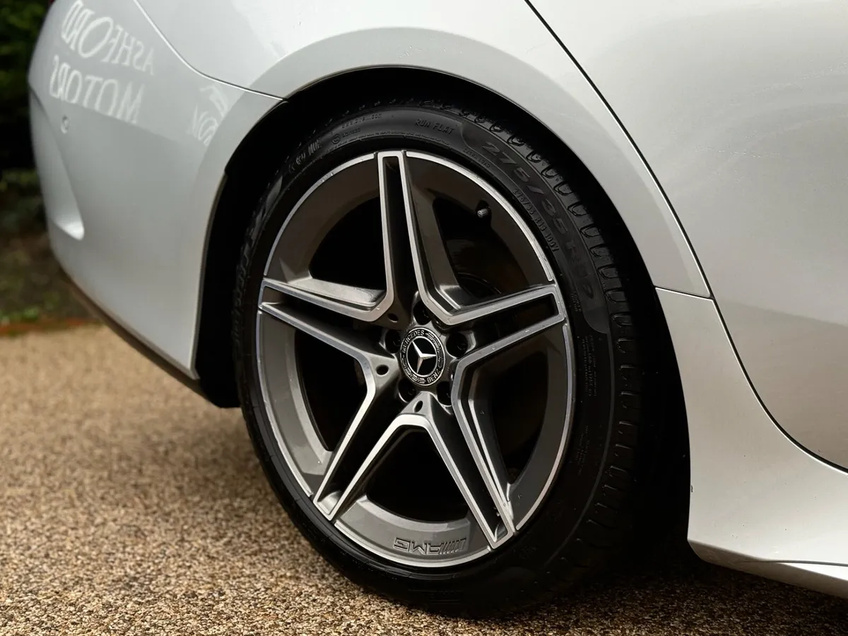 Mercedes-Benz CLS AMG 300D Low Km high spec - Image 4