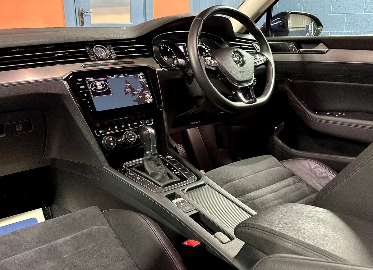 2018 Volkswagen Passat Estate Elegance 2.0TDi Auto - Image 4