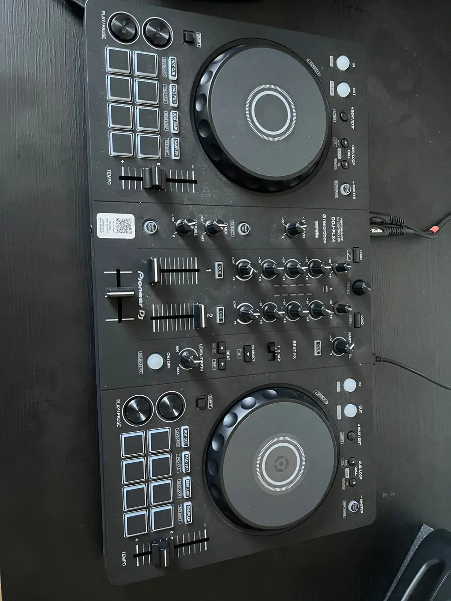 DDJ FLX4 Like New - Image 2