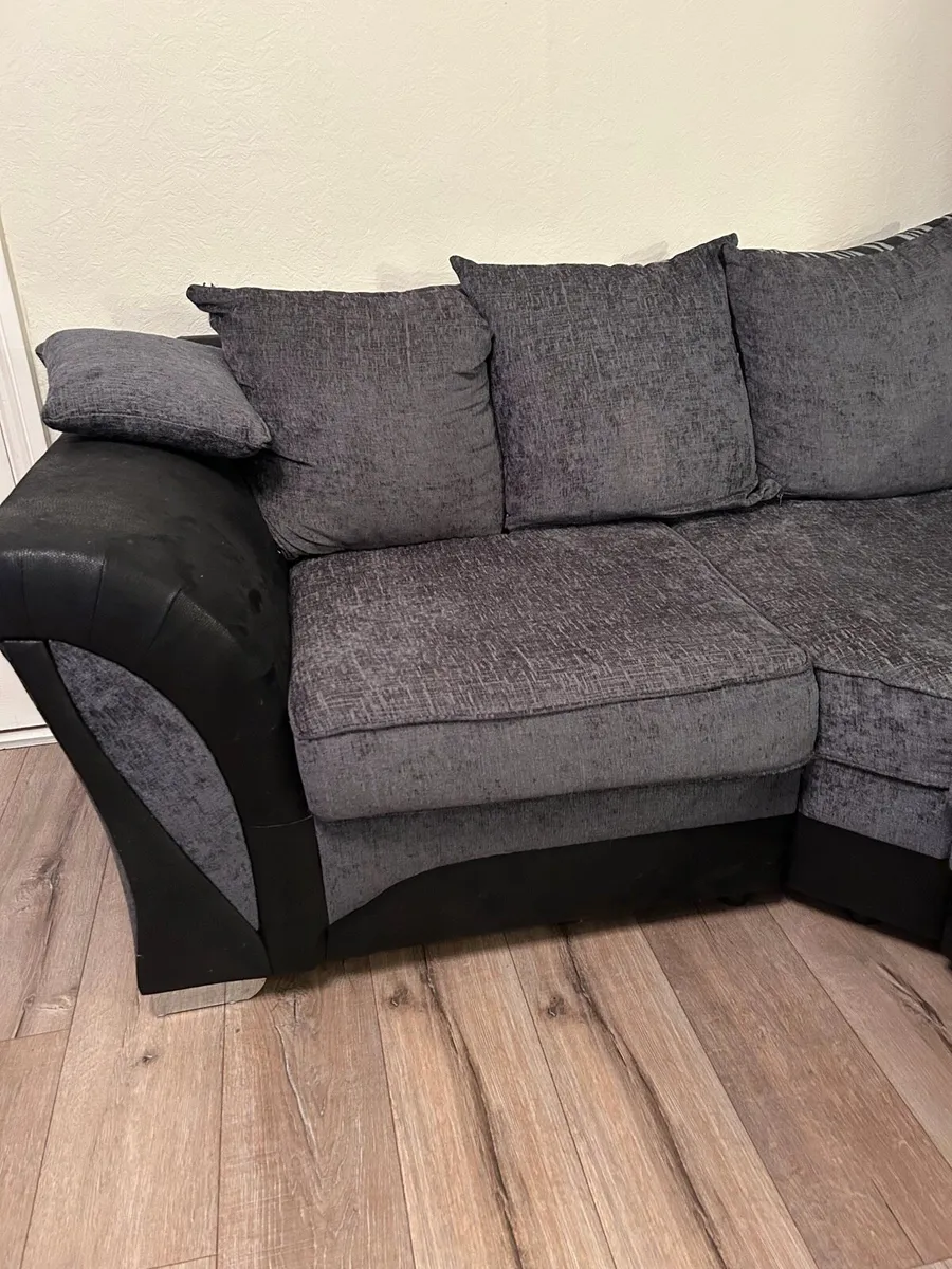 Corner sofa - Image 1