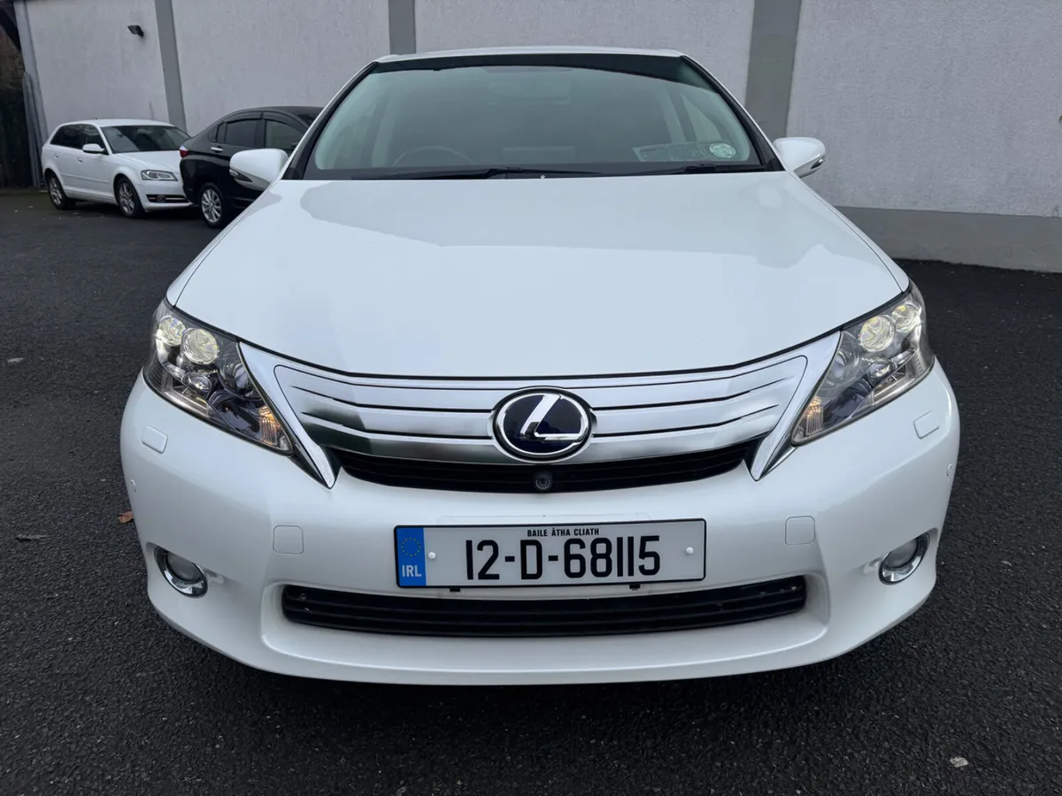 Lexus HS 2.5 Hybrid 2012 Automatic - Image 3
