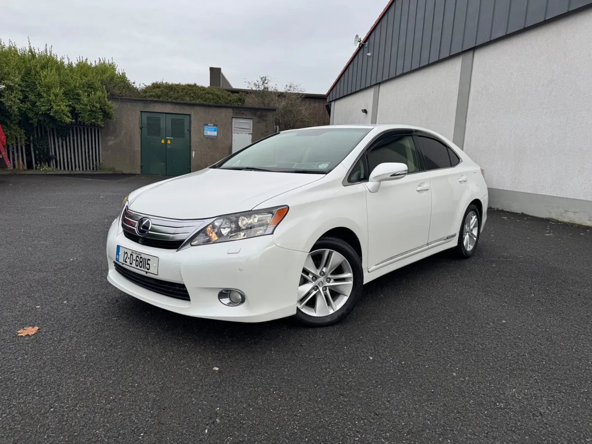 Lexus HS 2.5 Hybrid 2012 Automatic - Image 2