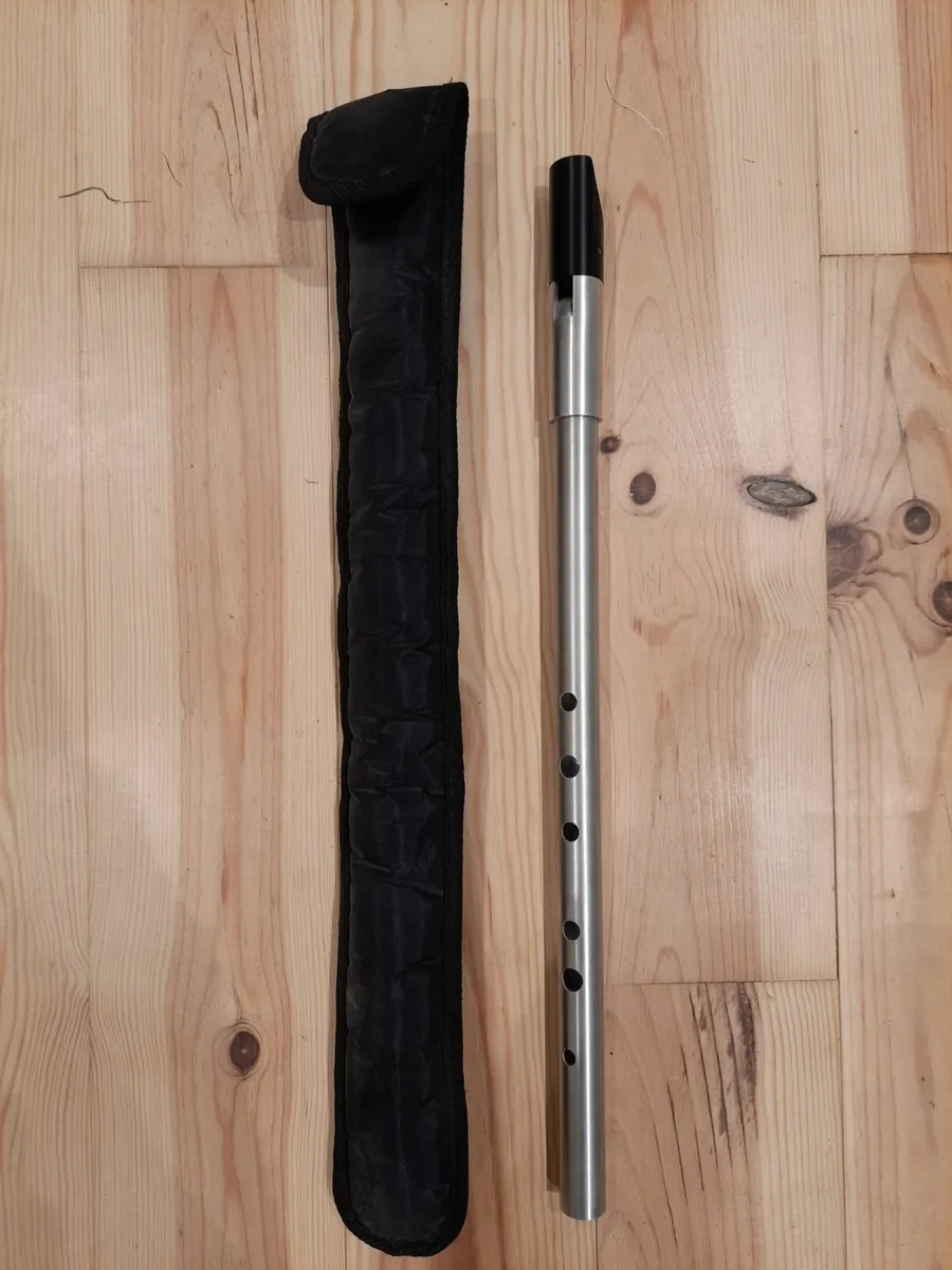 Hamilton E flat Low Whistle - Image 1