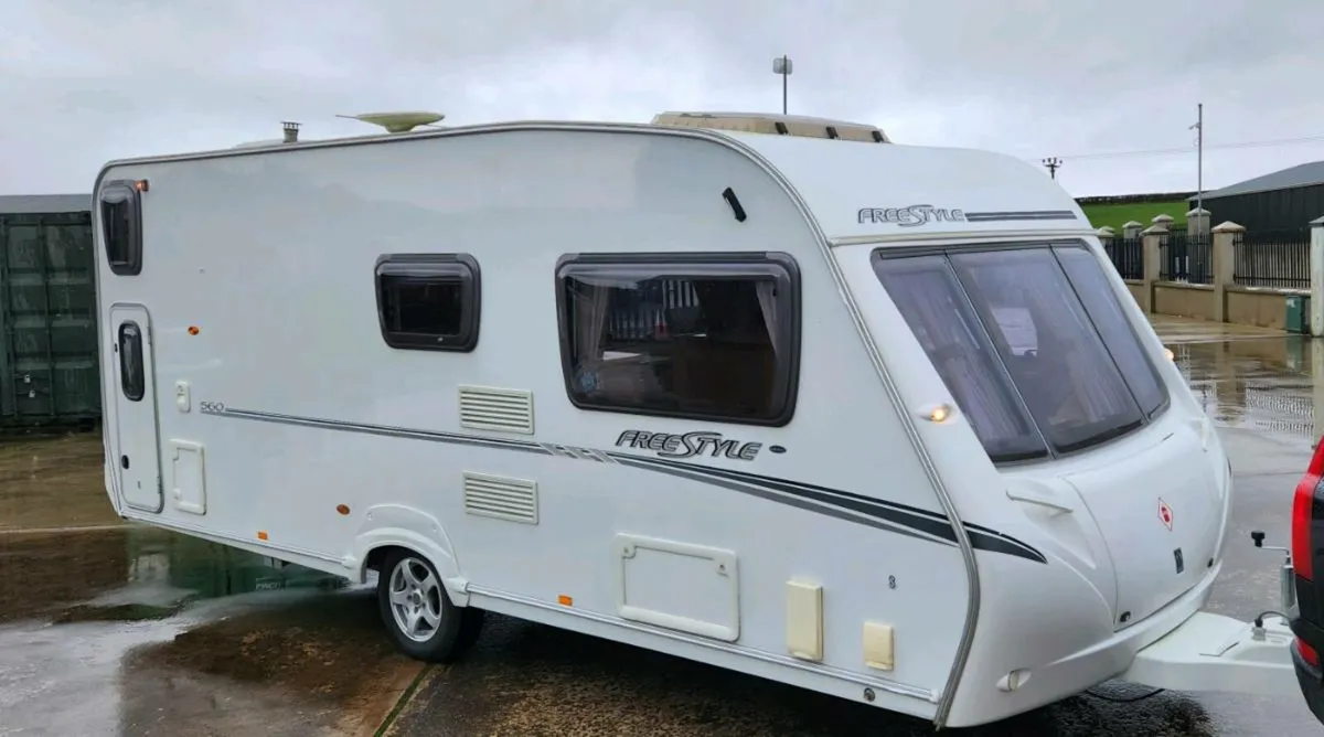 STUNNING 6 BERTH FIXED BUNKS + AWNING - Image 1