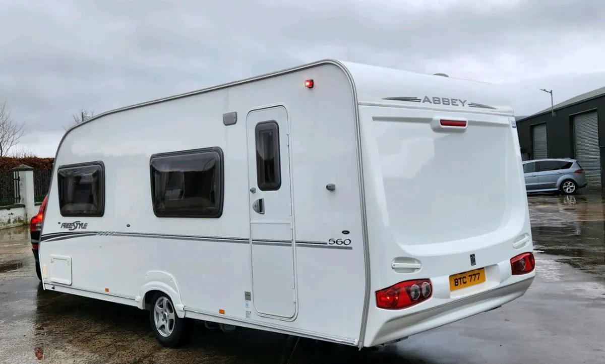 STUNNING 6 BERTH FIXED BUNKS + AWNING - Image 3