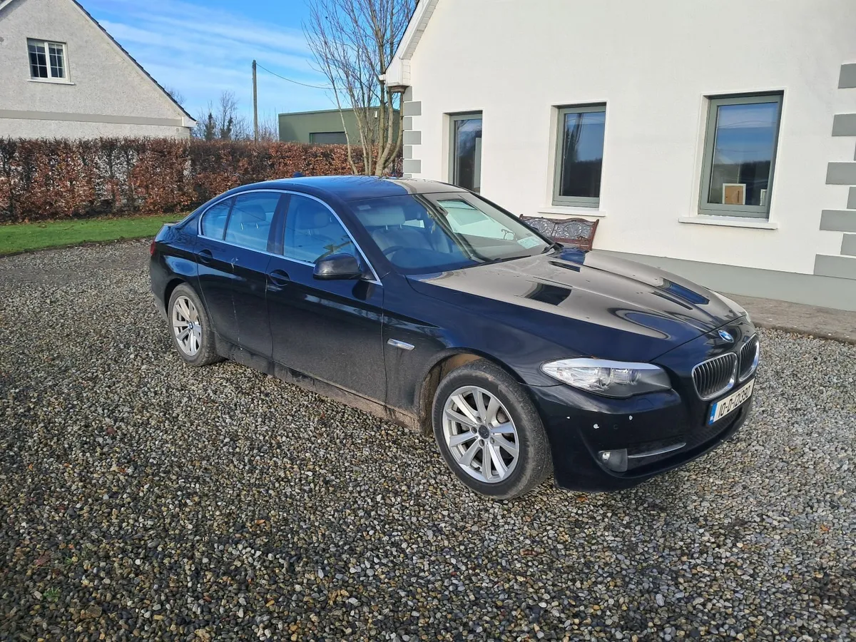 BMW 5-Series 2010 - Image 3