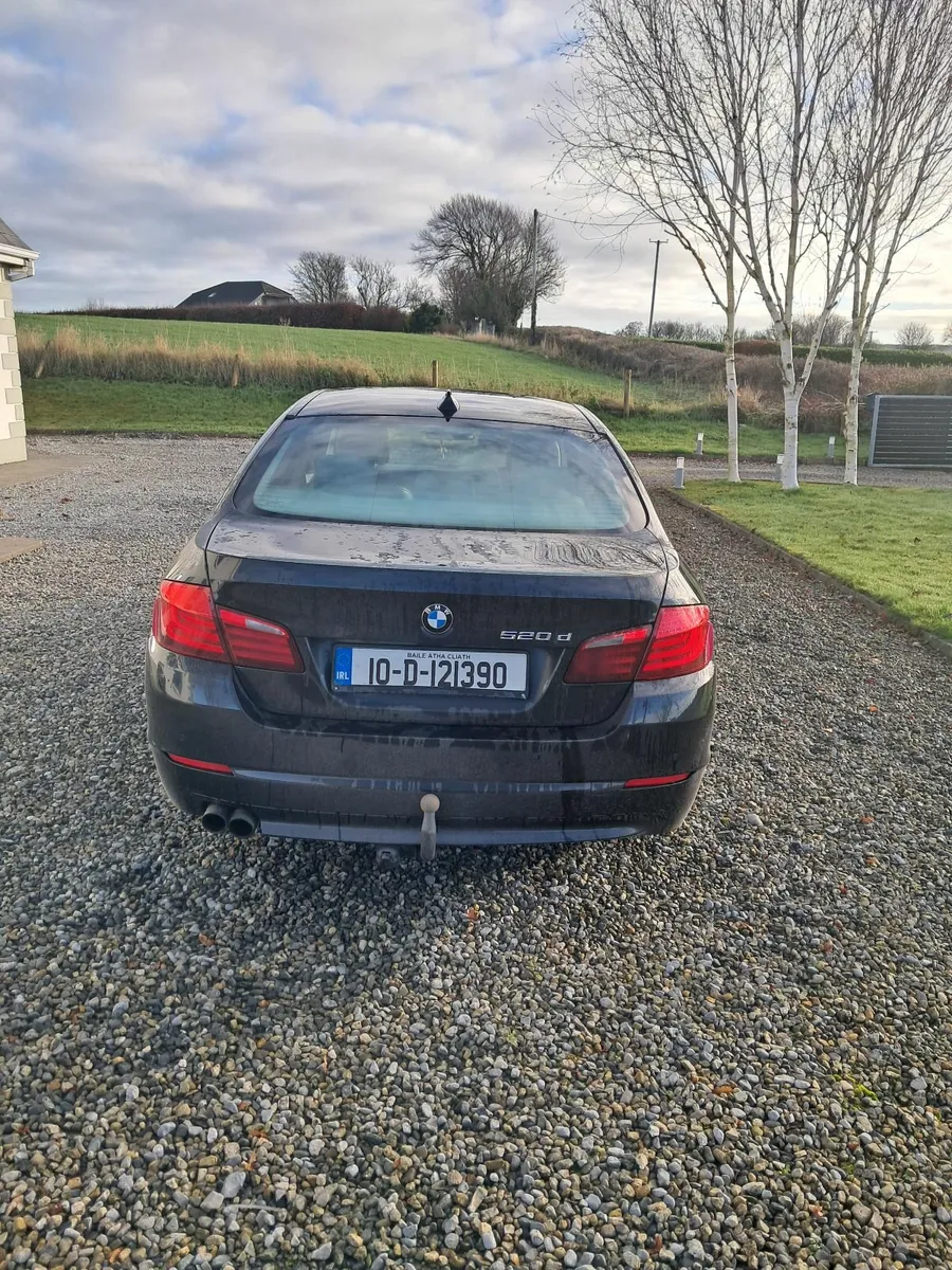 BMW 5-Series 2010 - Image 4