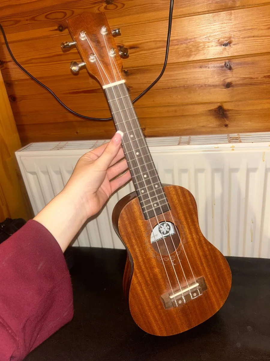 Tanglewood ukulele - Image 1