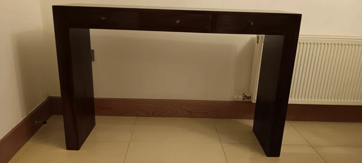 Console table - Image 1