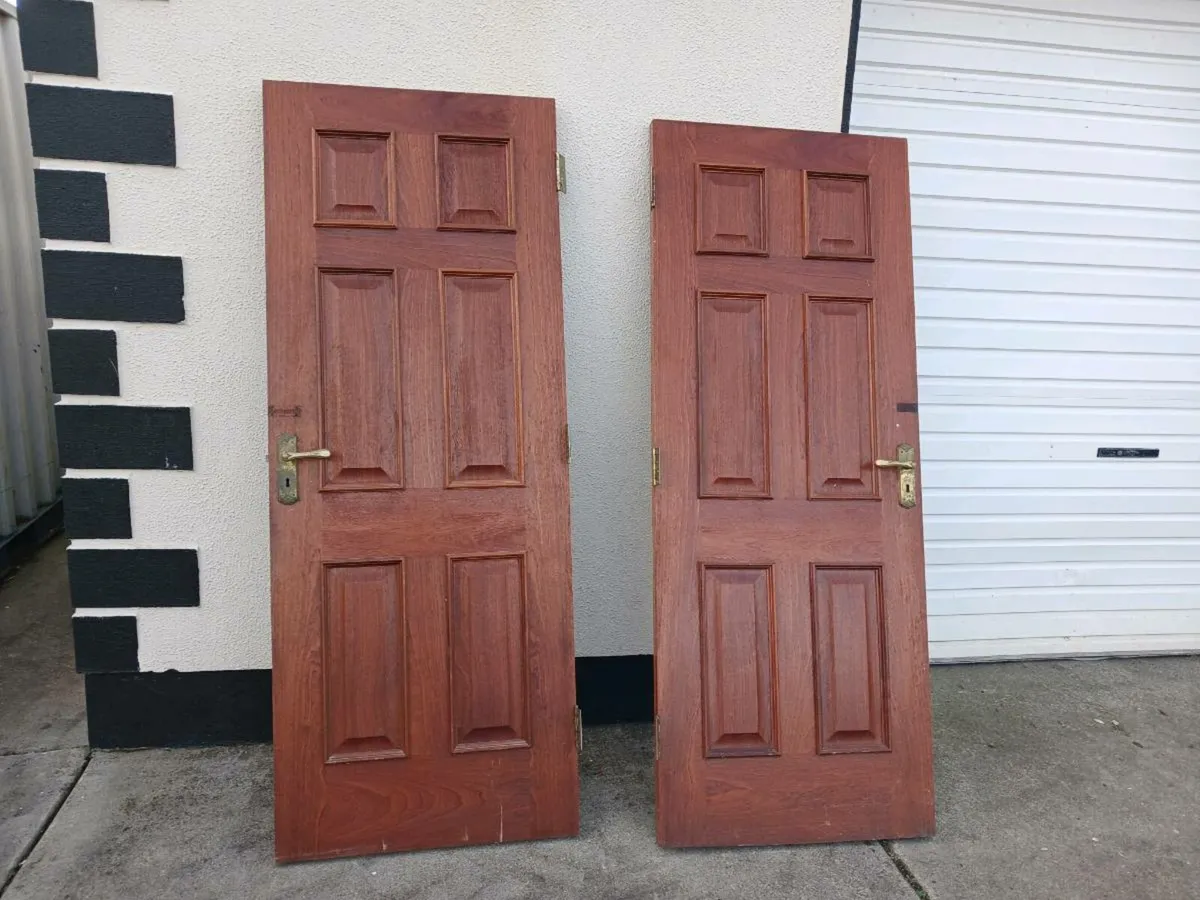 FIRE RETARDANT MAHOGANY DOOR €40 - Image 2