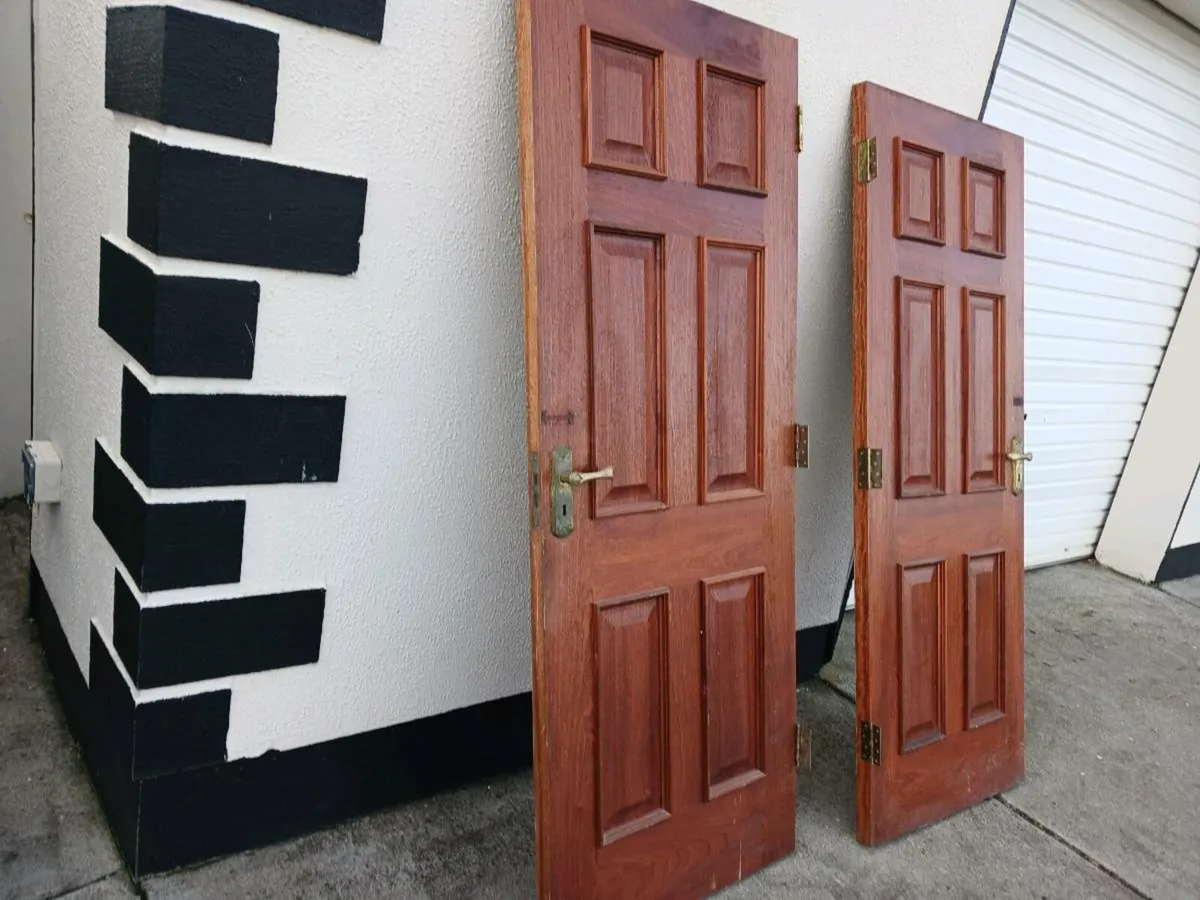FIRE RETARDANT MAHOGANY DOOR €40 - Image 3