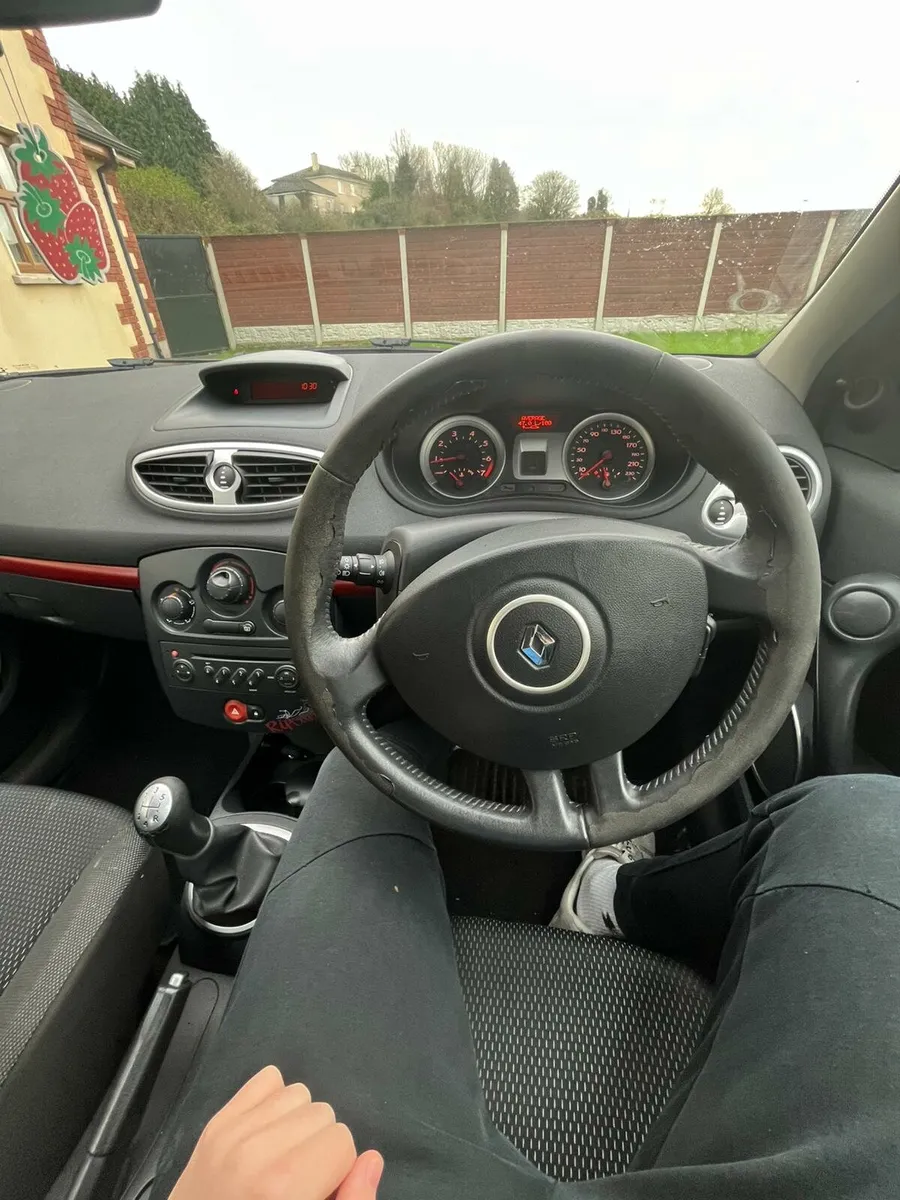 Renault clio - Image 4